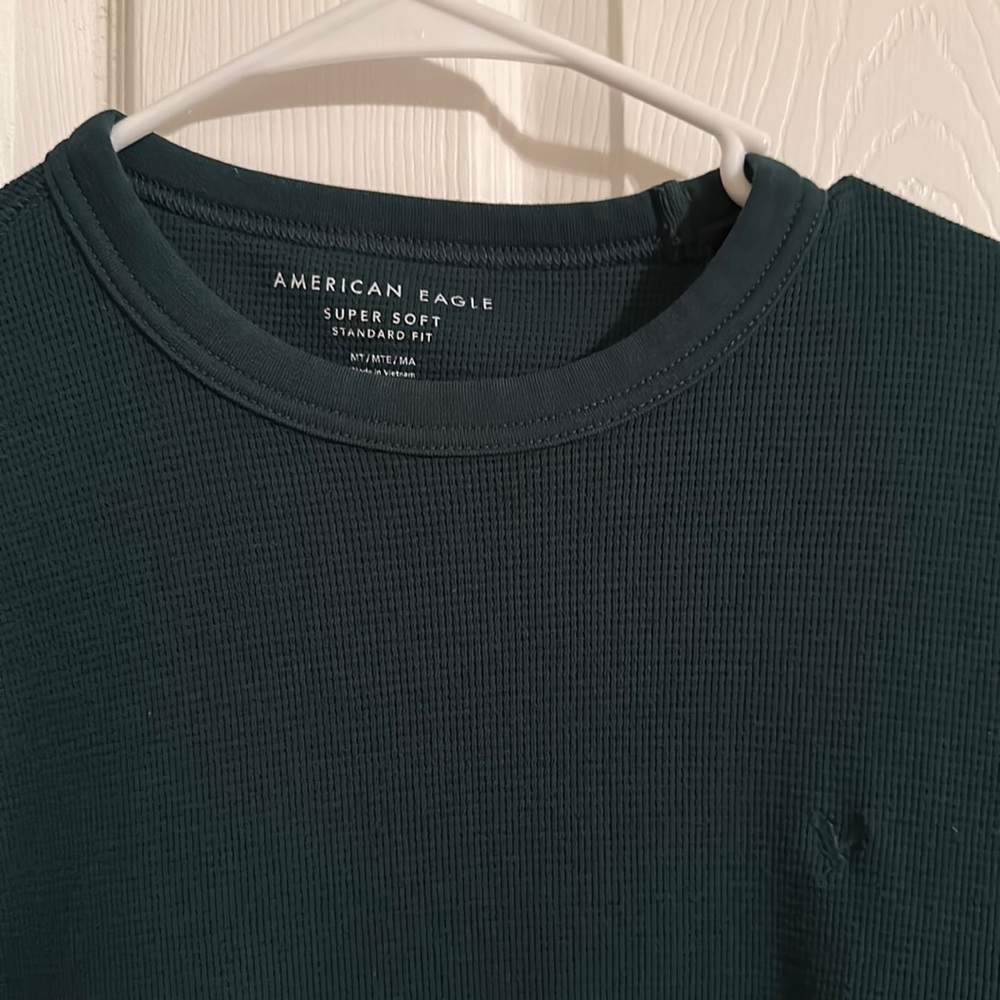 American Eagle super soft Men’s TALL long sleeve tee, Worn few times, smoke free